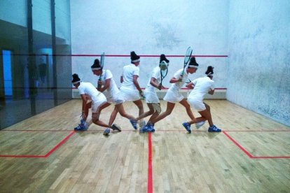 La Marta passa moltes hores a la pista.