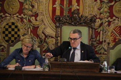 Membres de Mariola en Moviment van esbroncar Ros i els grups que van vetar la seua moció.