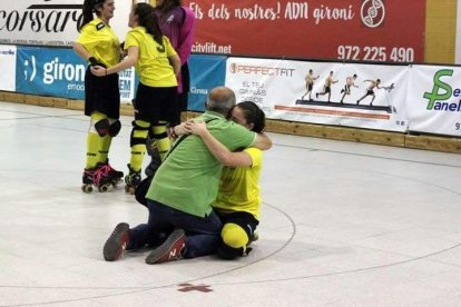 L’ascens de l’equip a l’OK Lliga es va celebrar amb emoció i alegria a la mateixa pista de Girona.