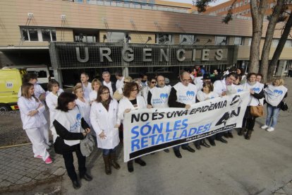 La Marea Blanca culpa a les retallades de la saturació d’Urgencies i els CAP