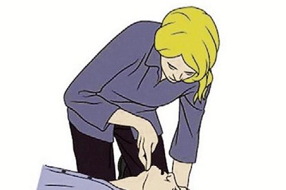 Una de las sesiones formativas impartidas por Creu Roja a alumnos de tercero de ESO del colegio Sagrada Família.