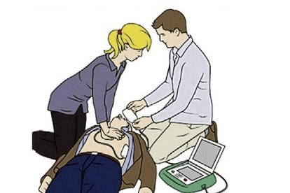 Una de las sesiones formativas impartidas por Creu Roja a alumnos de tercero de ESO del colegio Sagrada Família.