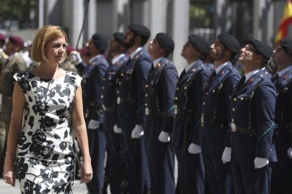 El rei saluda el secretari general del PSOE, Pedro Sánchez, a qui va rebre al Palau de La Zarzuela.