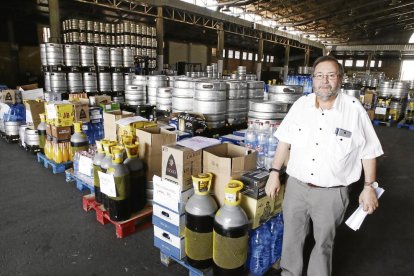 El reparto de los alimentos frescos a cada ‘colla’ se hace a primera hora de la mañana del sábado y el domingo.