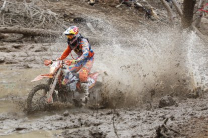 Uns 8.000 espectadors es van donar cita al traçat.