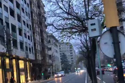 Un radar espatllat a Lleida ciutat dispara a tots els vehicles que passen per la via