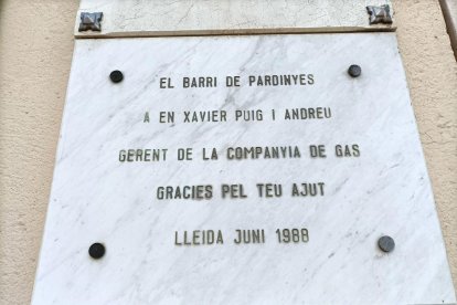 Fotos de cartells, senyals de trànsit o notificacions divertides.