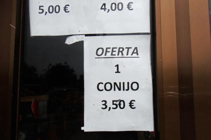 Fotos de cartells, senyals de trànsit o notificacions divertides.