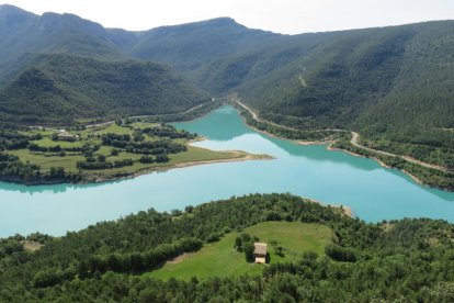 Envia'ns fotos relacionades amb l'estiu i guanya una estada a l'Hotel Castellarnau d'Escaló (Pallars Sobirà).