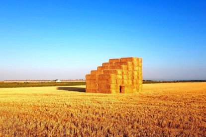 Envia'ns fotos relacionades amb l'estiu i guanya una estada a l'Hotel Castellarnau d'Escaló (Pallars Sobirà).