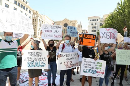 Manifestació d'hostalers i restauradors a Lleida