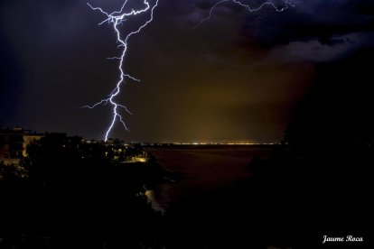 Envia'ns fotos relacionades amb l'estiu i guanya una estada a l'Hotel Castellarnau d'Escaló (Pallars Sobirà).