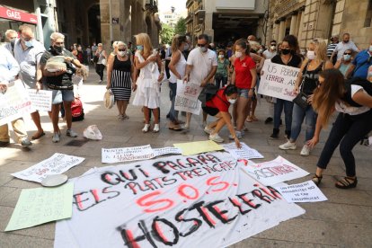 Manifestació d'hostalers i restauradors a Lleida