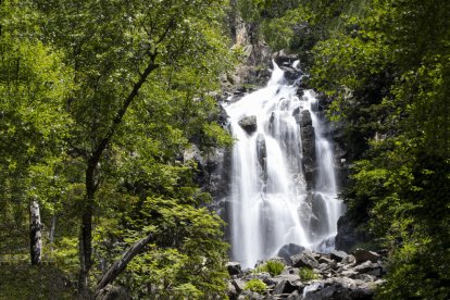 Envia'ns fotos relacionades amb l'estiu i guanya una estada a l'Hotel Castellarnau d'Escaló (Pallars Sobirà).