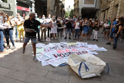 Manifestació d'hostalers i restauradors a Lleida
