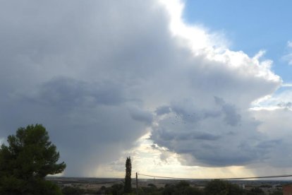 Envia'ns fotos relacionades amb l'estiu i guanya una estada a l'Hotel Castellarnau d'Escaló (Pallars Sobirà).