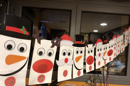 El balcó, el pessebre, l'arbre, el centre de taula...envia'ns fotos de la teva decoració nadalenca.