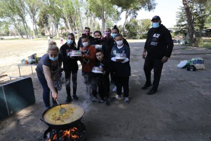 En grupos más reducidos como medida de protección ante la Covid-19