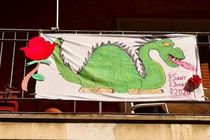 Aquestes són les imatges que ens heu enviat del vostre Sant Jordi confinat. Participa enviant-nos els teves imatges a través de les nostres xarxes socials o a través del correu sergrecom@segre.com