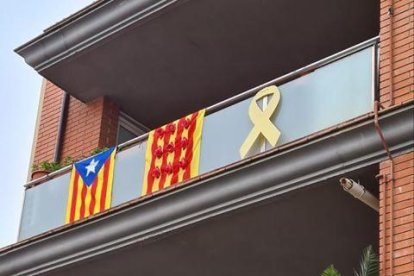 Aquestes són les imatges que ens heu enviat del vostre Sant Jordi confinat. Participa enviant-nos els teves imatges a través de les nostres xarxes socials o a través del correu segrecom@segre.com