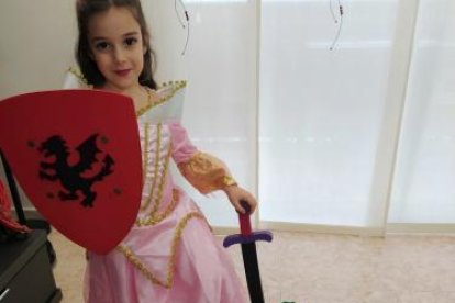 Aquestes són les imatges que ens heu enviat del vostre Sant Jordi confinat. Participa enviant-nos els teves imatges a través de les nostres xarxes socials o a través del correu segrecom@segre.com