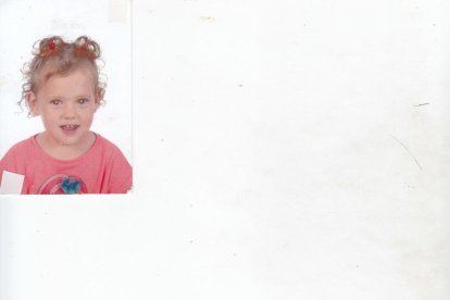 Felicita els teus familiars i amics pel seu aniversari, sant, casament enviant fotos a cercle@segre.com