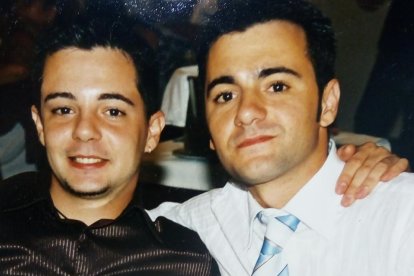 Felicita els teus familiars i amics pel seu aniversari, sant, casament enviant fotos a cercle@segre.com