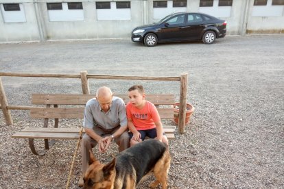 Felicita els teus familiars i amics pel seu aniversari, sant, casament enviant fotos a cercle@segre.com