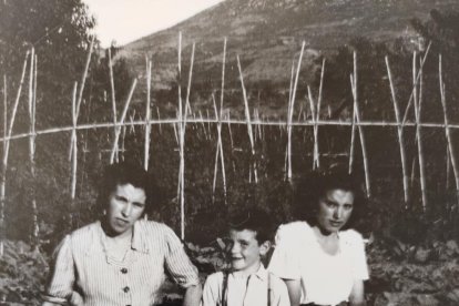 Con los padres, los primos, en la playa, en una excursión al campo, en la escuela... 
Envíanos tu foto preferida de cuando eras pequeño/a