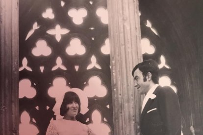 Felicita els teus familiars i amics pel seu aniversari, sant, casament enviant fotos a cercle@segre.com