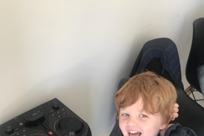 Felicita els teus familiars i amics pel seu aniversari, sant, casament enviant fotos a cercle@segre.com