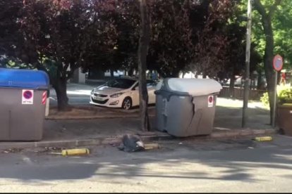 Xoca contra uns contenidos al barri de Balàfia de Lleida i es dona a la fuga