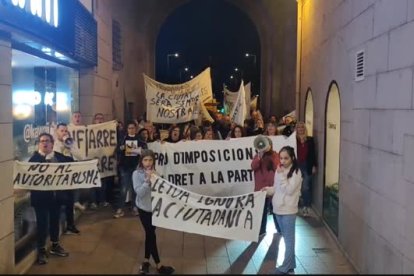 Unes 250 persones es manifesten a Lleida 