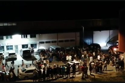 Mossos d'Esquadra al macrobotelló d'Alpicat