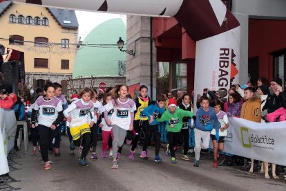 La Sant Silvestre de Lleida va tornar a ser multitudinària i aquest cop en horari matinal.