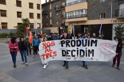 Cabecera de la manifestación del 1 de mayo en Lleida, a su llegada a Francesc Macià.