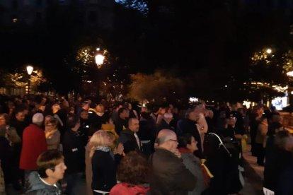 Centenars de persones es concentren a Lleida contra la demanda de penes de la fiscalia