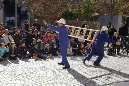 El mago Centenarius asombró a pequeños y mayores con sus trucos imposibles.