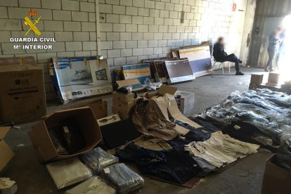 Vista del material intervenido por la Guardia Civil en la operación.