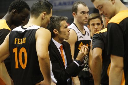 Borja Comenge, durant un temps mort al Barris Nord.