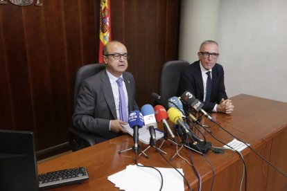 El presidente del TSJC (izquierda) y el de la Audiencia de Lleida, ayer en rueda de prensa.