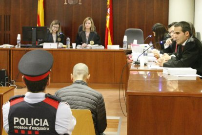 Josep Sopena Guasch, ayer en el banquillo de los acusados de la Audiencia de Lleida en un juicio con jurado popular.
