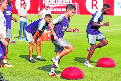 Arturo Vidal se enfundó ayer por primera vez la camiseta del Barça.