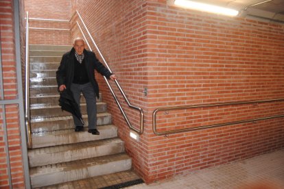 La nueva estación de autobuses de Mollerussa, ante la del ferrocarril.