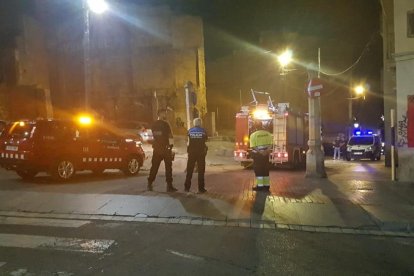 Imagen de las llamas generadas por el incendio.