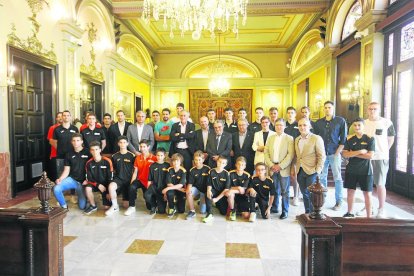Juanpi Sutina y Marc Rubín de Celis, protagonistas de la fiesta de final de temporada del club.