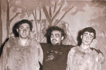 El número 1 de ‘La Trola’, una revista juvenil de Tremp de 1953 con un poema de un Rossell adolescente.