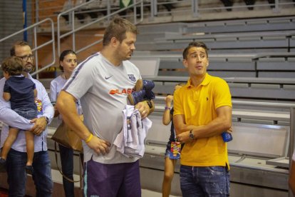 El jugador lleidatà del Barcelona Pierre Oriola, en una acció del partit d’ahir al Barris Nord.