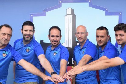 Andreu Ratés, Mercè Escolà, Txema Alonso, Miguel Rubio i Sergio Maza, ahir a l’exposició de la Fecoll sobre l’ascens de la UE Lleida.