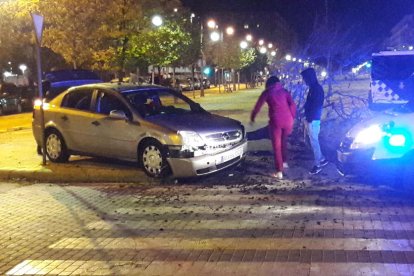 Imagen de uno de los coches accidentados ayer en el siniestro múltiple de la N-240, en Lleida.